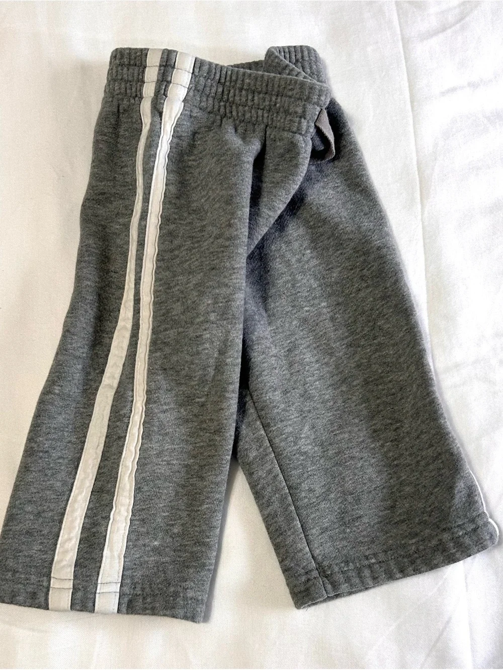 12 Month Bundle 6 pieces! Long and Short Sleeve Bodysuits and Sweatpants